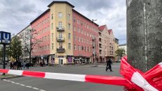 Archivbild: In der Fassade eines Gebäudes in der Goltzstraße in Schöneberg sind starke Risse aufgetreten. (Quelle: dpa/Pilick)