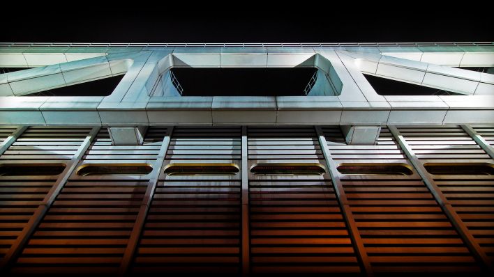 Symbolbild:Detailansicht der Fassade des ICC bei Nacht.(Quelle:picture alliance/Torsten Goltz Photography/Shotshop)
