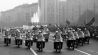 Archivbild:Parade anlässlich des Besuches der Kosmonauten Alexander Iwantschenkow und Valerie Bykowski am Strausberger Platz am 14.10.1976.(QUelle:imago images/W.Schulze)