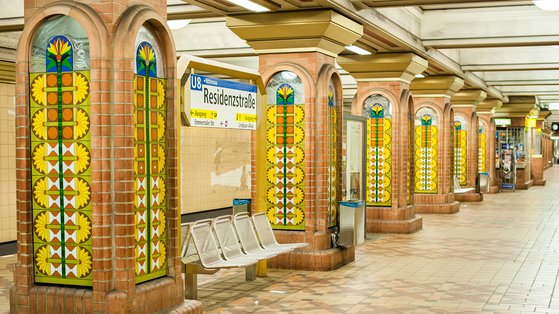 Der U-Bahnhof "Residenzstraße" im Stadtteil Reinickendorf in Berlin, fotografiert am 25.05.2014. (Quelle: dpa/Hauke-Christian Dittrich)