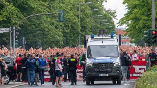 Polizei bei Cottbus-Fans