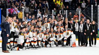 Die deutsche Eishockey-Nationalmannschaft nach dem WM-Finale 2023 (Quelle: IMAGO / Eibner)