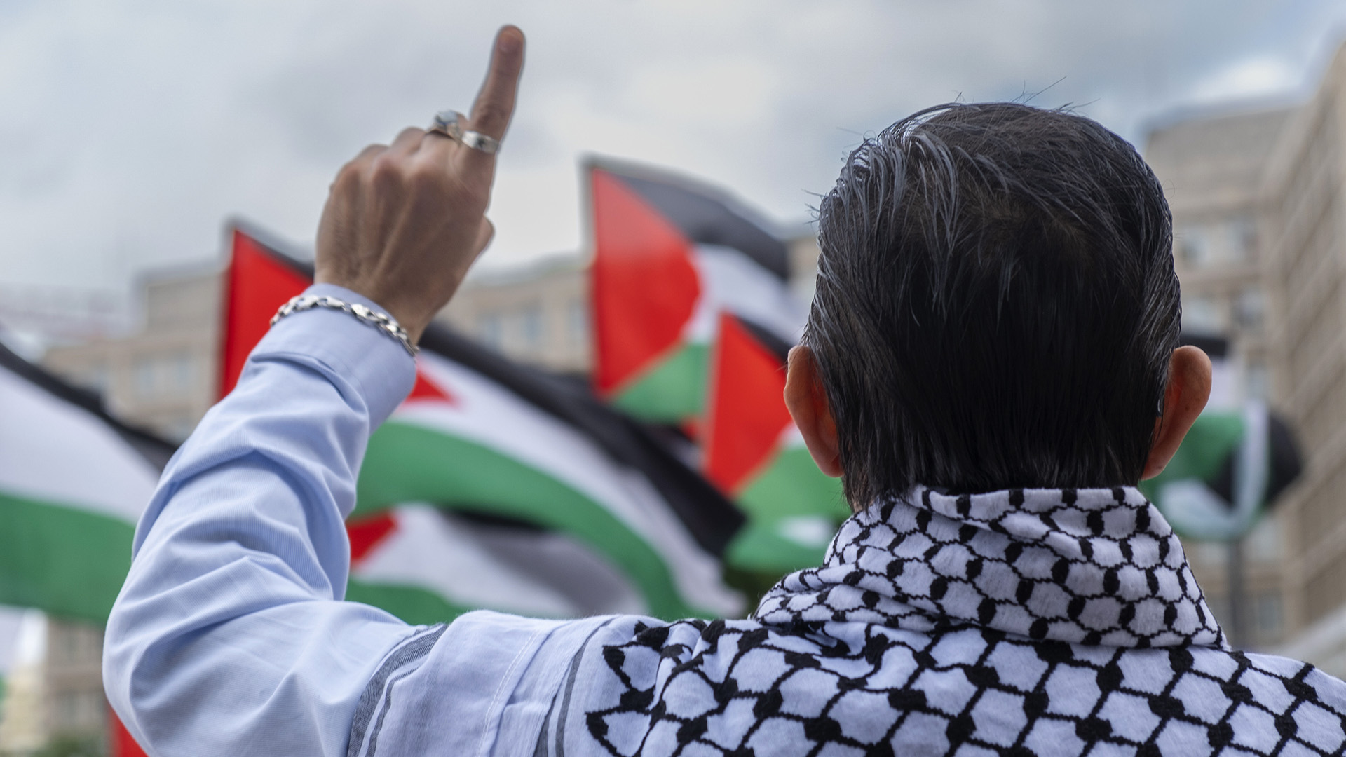 Archivbild:Ein Teilnehmender der Pro-Palästina Demonstration in Berlin am 30.05.2024.(Quelle:picture alliance/R.Zöllner)