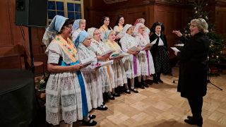Verleihung des Mina Witkojc Preises 2022 für den sorbischen Liederpoeten Bernd Pittkunings - Frauenchor Lübben