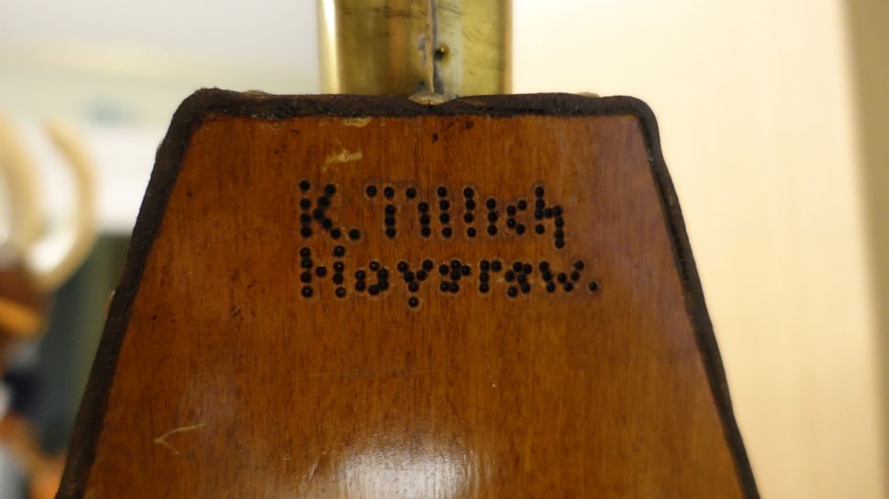 Signatur von Karlo Tilich auf seinem Dudelsack im Wendischen Museum (Quelle: Gregor Kliem)