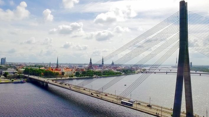 Riga, die mit Abstand größte Stadt im Baltikum. | Quelle: rbb/Jan Urbanski