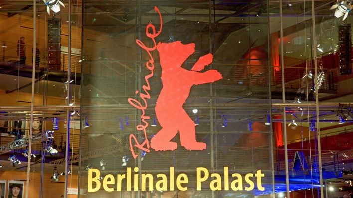 Das rbb Fernsehen sendet das „Berlinale-Studio“ live aus dem rbb-Studio im Berlinale Palast am Marlene-Dietrich-Platz. (Bild: rbb/Thomas Ernst)