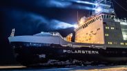 Polarstern im Weddellmeer: Einsatz der Bordscheinwerfer. | rbb/AWI/Stefan Hendricks