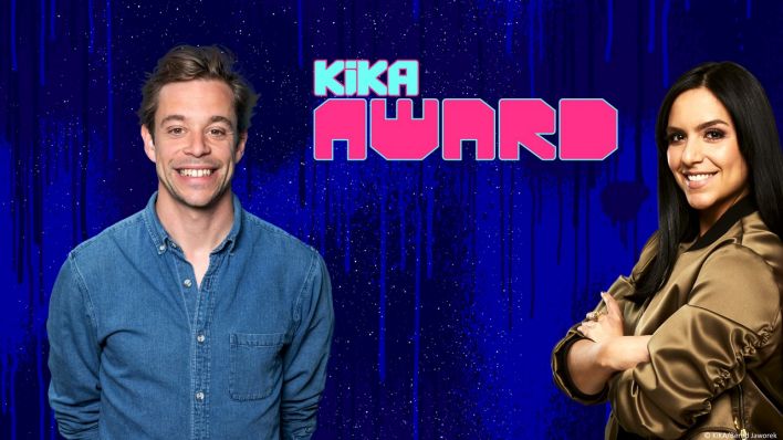 Tobias "Checker Tobi" Krell und Jessica "Jess" Schöne moderieren die Award-Show am 20. November um 19.30 Uhr live bei KiKA.
