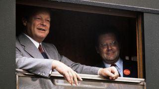Willy Brandt und Günter Guillaume auf Wahlkampfreise in Bamberg. (Bild: rbb/Friedrich-Ebert-Stiftung/J.H. Darchinger)